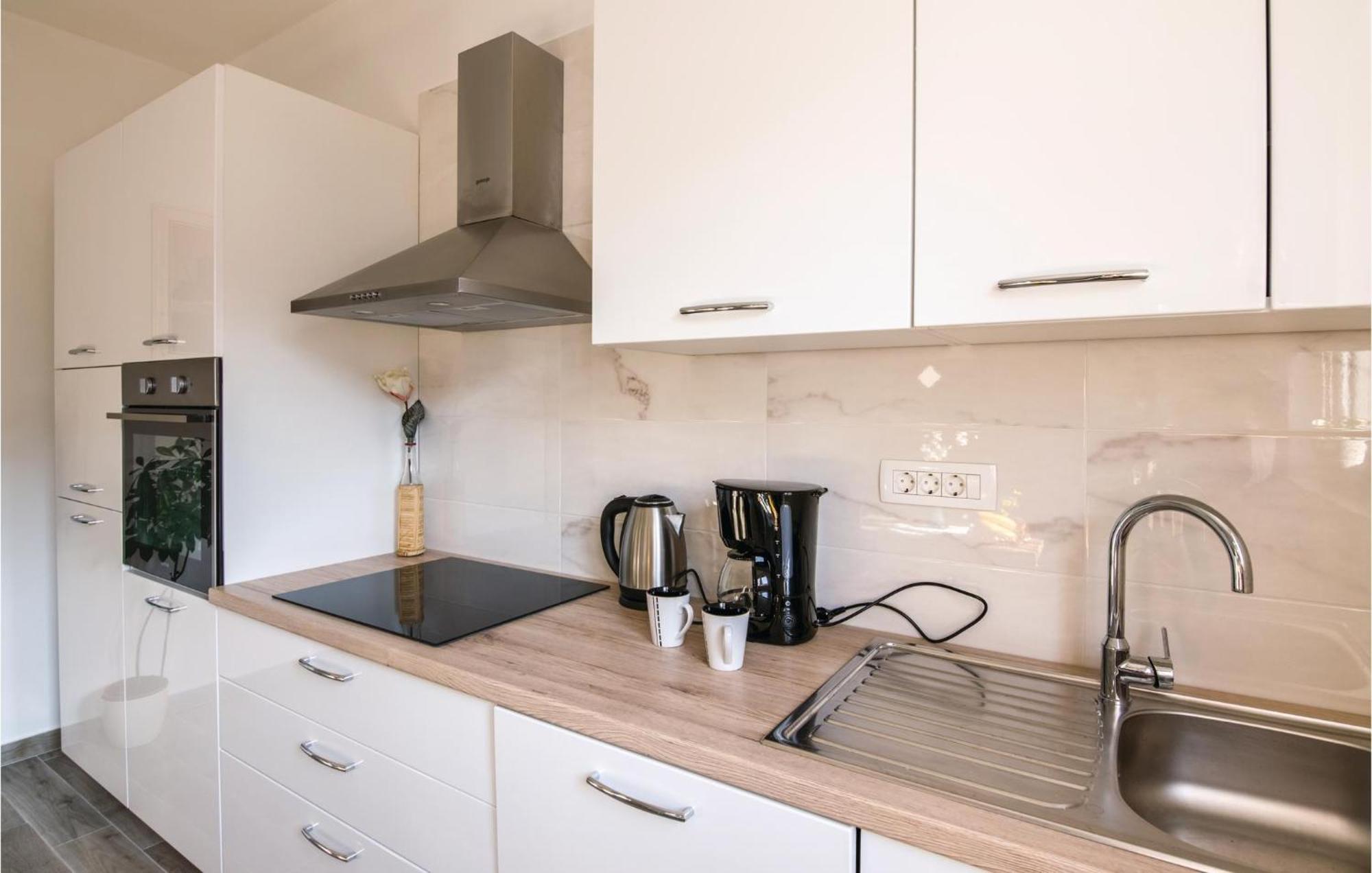 1 Bedroom Gorgeous Apartment In Zadar Eksteriør bilde